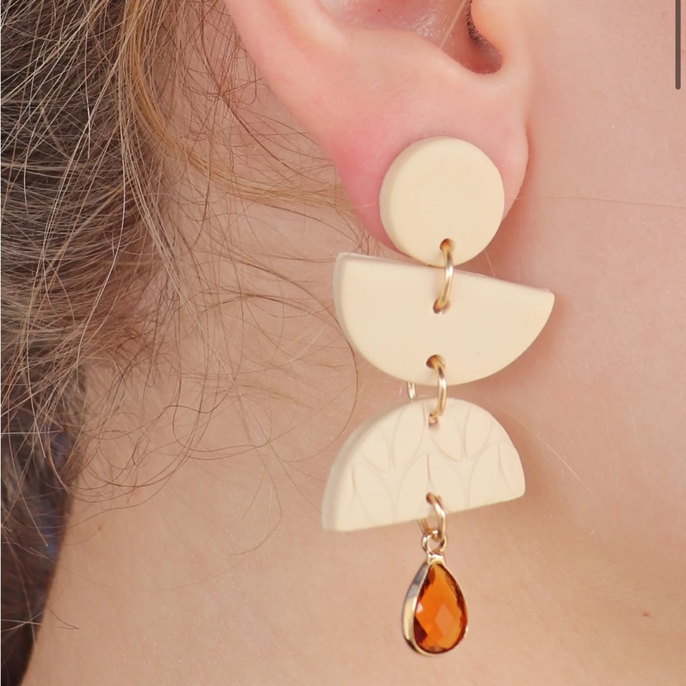 CLAY LAYERED DROP EARRINGS Ivory